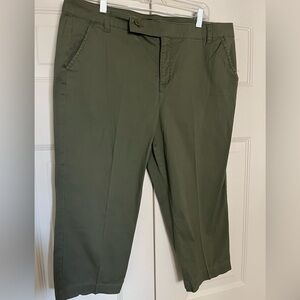 Style & Co Olive Capri